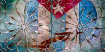 The art represented on grilles. Havana, 2024. Photo: Otmaro Rodríguez.