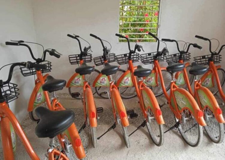 Public Bicycle System inaugurates a station in La Lisa, Havana. Photo: Facebook/Canal Habana.