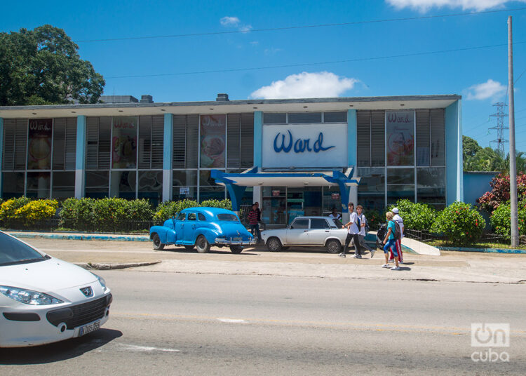 Ward ice cream parlor, on Santa Catalina Street, Havana. Photo: Otmaro Rodríguez.