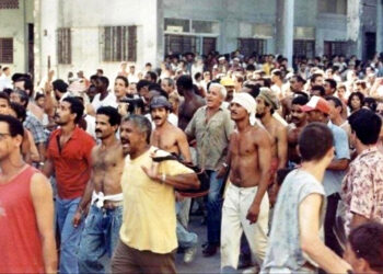 People during the protest on August 5, 1994. Photo: Karel Poort/EFE.