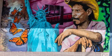 Fragment of a mural on the facade of the headquarters of Las Americas, an Immigrant Defense Center in El Paso, Texas. The work was created by teenagers in the Juvenile Probation System. Photo: Kaloian.