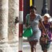 A woman walks down a street in Havana. Photo: Yander Zamora / EFE / Archivo.