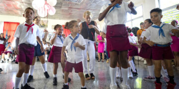 Cuban students. Cuban children