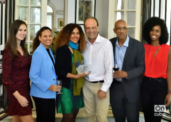 Cuban entrepreneurs and the British ambassador Sir George Hollingbery