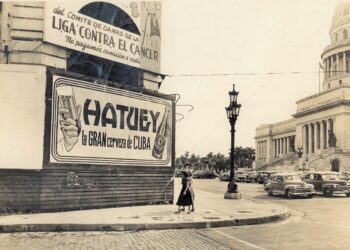 Hatuey beer billboard in front of the Capitol Building in Havana. Photo: Author’s archive.