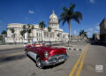A vintage car waiting for tourists near the National Capitol in Havana. Photo: Otmaro Rodríguez.
