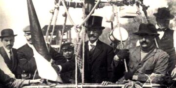 Matías Pérez in the hot air balloon