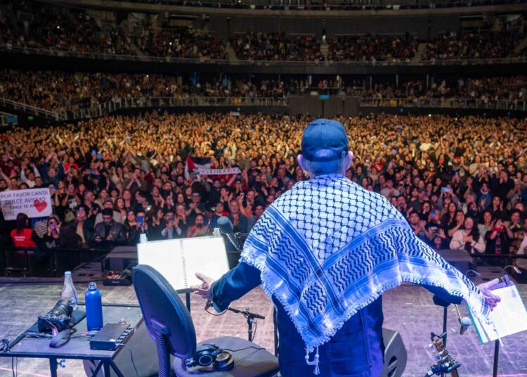 Silvio Rodríguez in concert in Chile