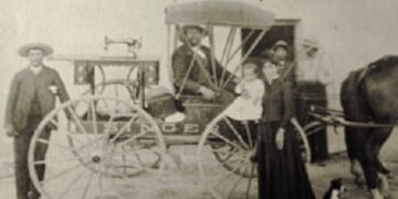Singer sewing machine in a 19th-century carriage in Havana