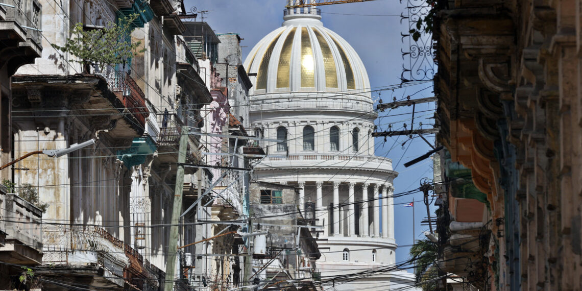 Photo: EFE/Jorge Mastrascusa.