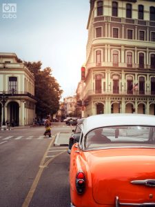 En Cuba predominan los autos estadounidenses antiguos. Foto: Otmaro Rodríguez.