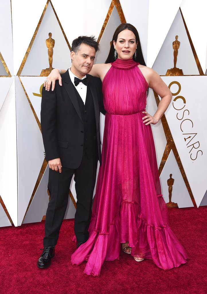 El director de "Una mujer fantástica" Sebastián Lelio llega con su estrella Daniela Vega a la ceremonia de los Oscar. Foto: Jordan Strauss/Invision/AP.