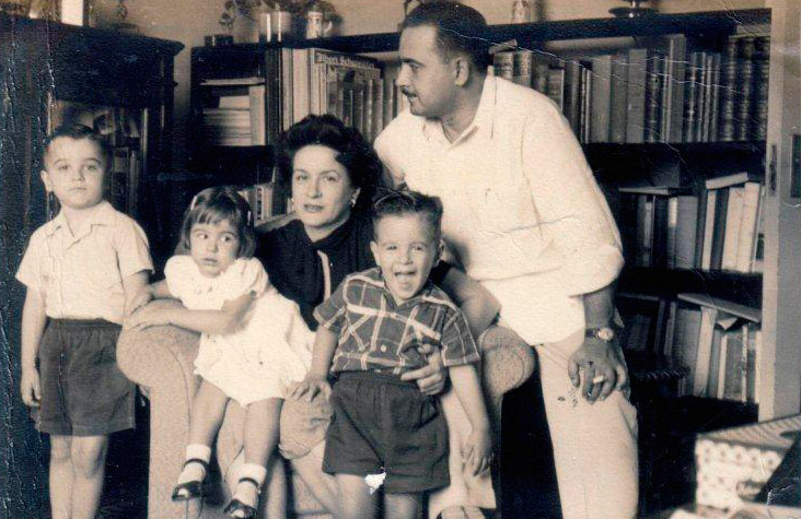 Bella, Eliseo e hijos. Foto: Archivo familiar.