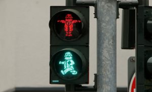 La figura de Marx también está en los semáfaros peatonales. Foto: economiahoy.mx.