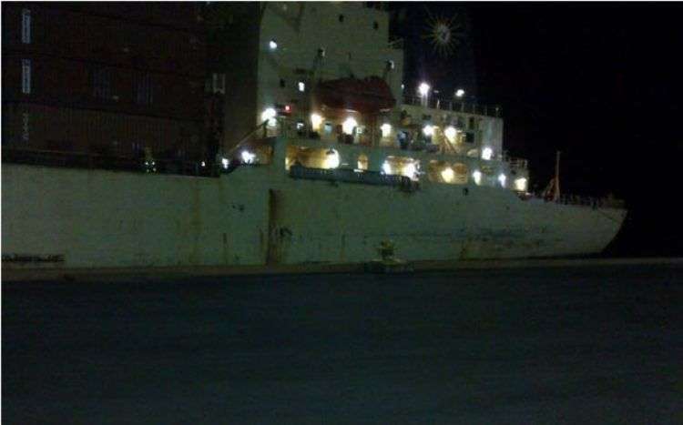 El barco carguero de la empresa Dole de Costa Rica rescató ayer a 13 balseros cubanos cuando se conducían en una pequeña embarcación por la isla de Utila, Honduras.