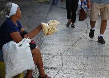 Las jubilaciones han perdido casi todo su poder adquisitivo por lo que muchos ancianos se ven obligados a trabajar para sobrevivir.