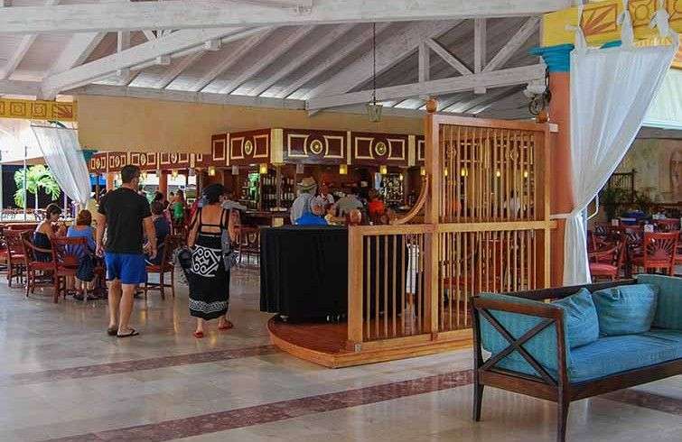 Los huéspedes cubanos son un balón de oxígeno para el turismo porque llenan los hoteles durante la temporada baja / Foto: Raquel Pérez.