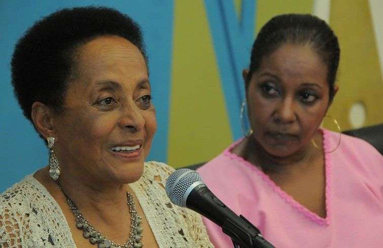 A la izquierda Susana Baca y a la derecha la cantante cubana Argelia Fragoso / Foto: Roberto Ruiz