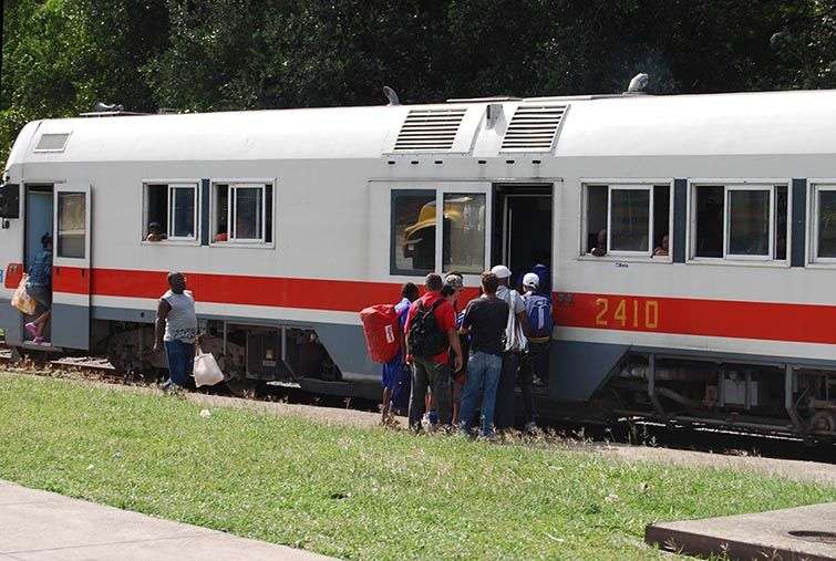 Trains in Cuba came almost to disappear and now its use is being slowly reactivated / Photo: Jorge Carrasco.