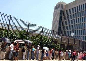 Según las partes cubanas, si se derogara la Ley de Ajuste, los cubanos podrían obtener más visas de turismo a USA, pues la Sina no los vería sospechosos de quedarse ilegalmente en el país.