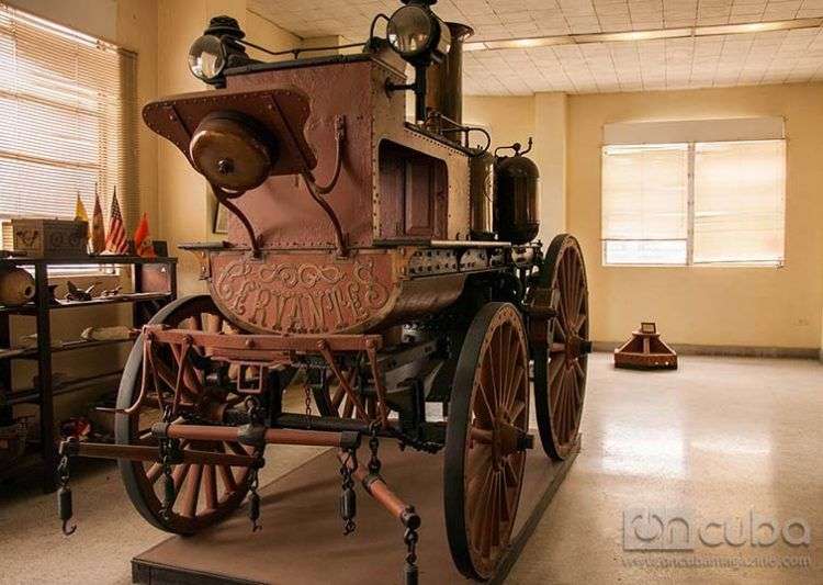 Coche bomba ¨Cervantes¨ manufacturado en 1872, por la firma Shand, Mason & Co. de Inglaterra / Foto: Alejandra Angulo Alonso