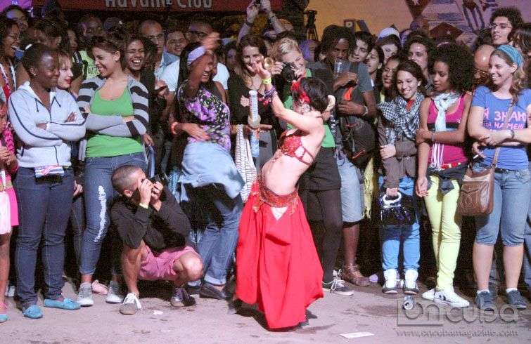 La danza árabe, como siempre, robando la atención / Foto: Alba León Infante