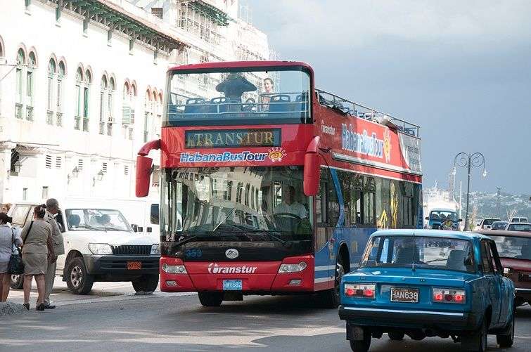 2.-Bus-turismo cuba