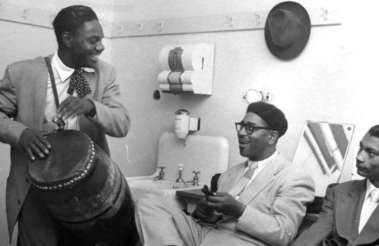 Chano Pozo y Dizzy Gillespie en 1948. / Foto: Allan Grant