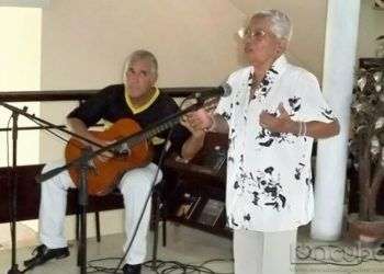 Chely Romero y el guitarrista acompañante Marcos Cobas / Foto: Miguel Noa