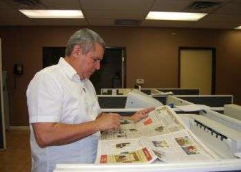 Roberto Peláez corrector y periodista en el semanario ELMUNDO, de Las Vegas