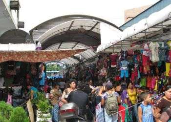 Mercado Bahía de Guayaquil, uno de los sitios más frecuentados por los cubanos. Foto: Tomada de El Universo