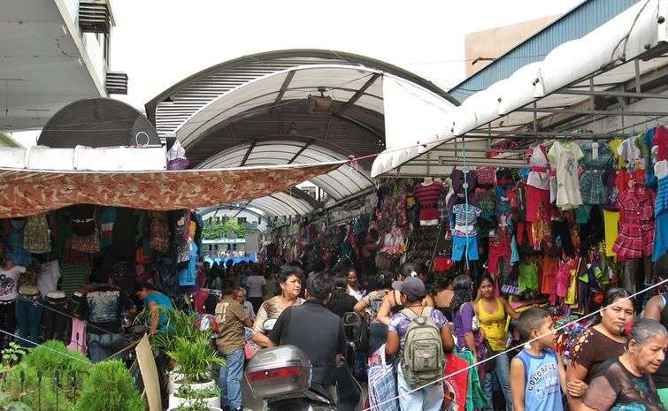 Mercado Bahía de Guayaquil, uno de los sitios más frecuentados por los cubanos. Foto: Tomada de El Universo
