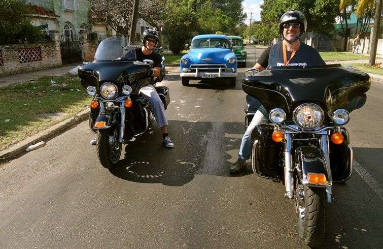 Partie 1 - Découvrez Cuba avec Ernesto Guevara sur la Harley-Davidson 