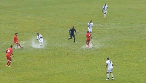 En el partido Cuba Vs Curaçao, donde la isla quedó eliminada del rumbo al Mundial de 2018. Foto: Alejandro Ulloa