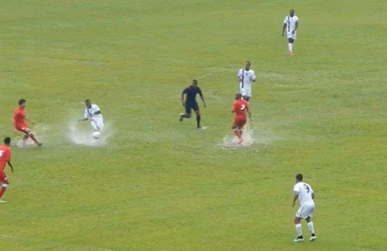 En el partido Cuba Vs Curaçao, donde la isla quedó eliminada del rumbo al Mundial de 2018. Foto: Alejandro Ulloa