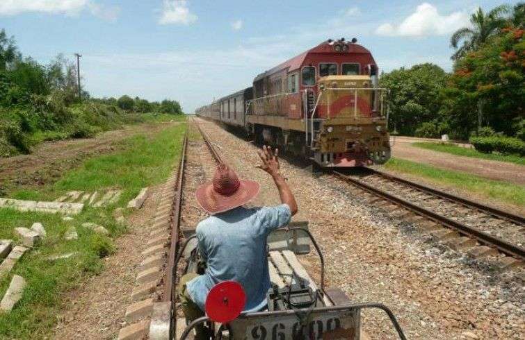 Cuba y Rusia avanzan en las negociaciones de un proyecto conjunto para modernizar el sector ferroviario de la Isla. Foto: Eduardo Palomares / Granma.