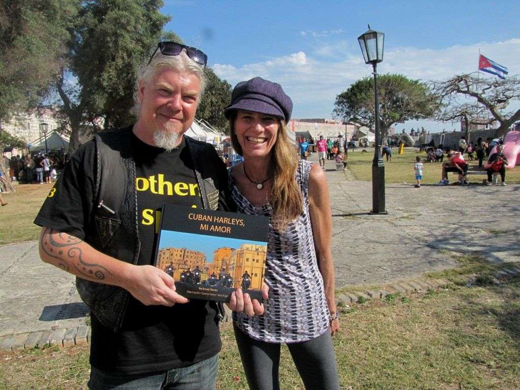 Jens Fuge y Conner Gorry, autores del foto libro Cuban Harleys, mi amor, en la Feria Internacional del Libro de La Habana / Foto: Lidia Hernández