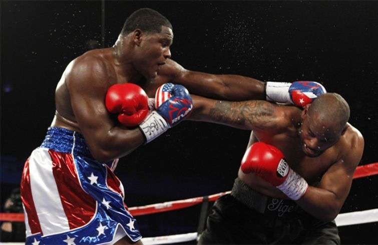 Thompson habló mucho, pero duró poco ante el cubano Ortiz / Foto: boxingscene.com