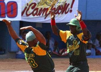 Como en la Serie de Oro, Ciego y Pinar se vuelven a batir en una final del béisbol / Foto: cubadeportes.blogspot.com