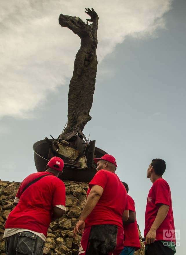 La visita al Monumento al Cimarrón del artista plástico Alberto Lescay y ubicado en el poblado de El Cobre, es una de las actividades tradicionales del evento. Foto: Aracelys Avilés