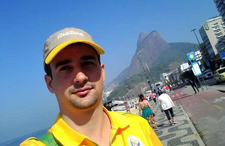 Reynier Hernández, desde el 23 de julio trabaja como voluntario en el Estadio de remo de la Laguna, en la zona de Copacabana.
