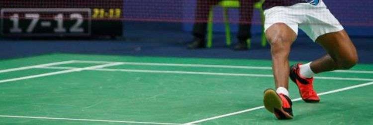 Osleni Guerrero, el primer badmintonista cubano en olimpiadas jugará por primera vez sábado.
