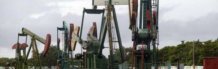 Pozos de petróleo. Foto: Jorge Luis Baños (IPS)