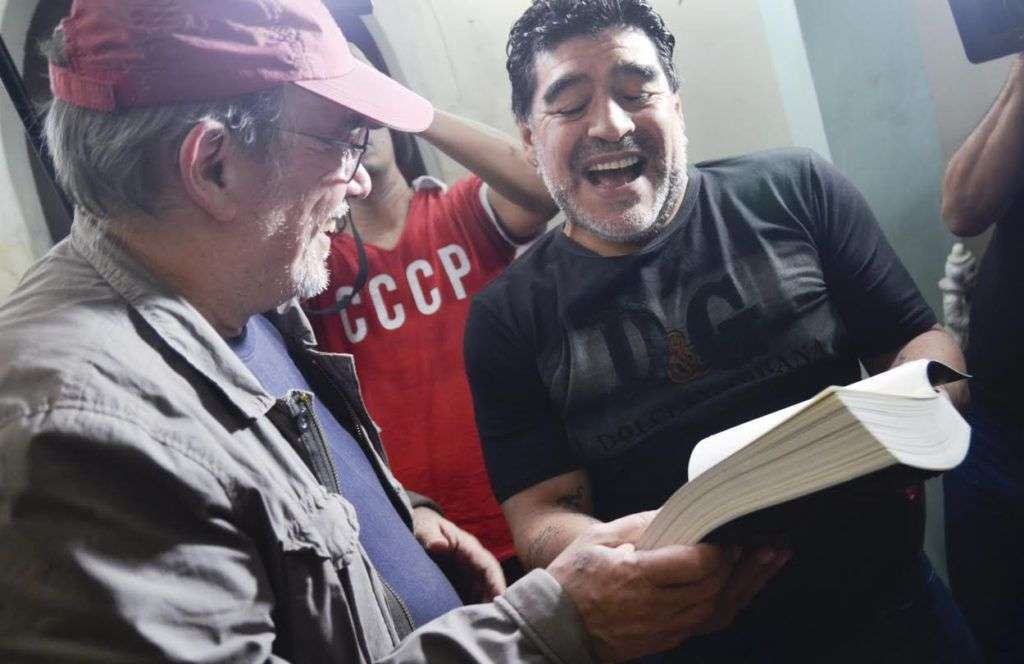 “A Diego Armando Maradona, del pésimo futbolista que lo admira, Silvio”. Zamora, Marianao. A ese concierto asistieron también Víctor Hugo Morales y Cristian Castro. Foto: Kaloian.