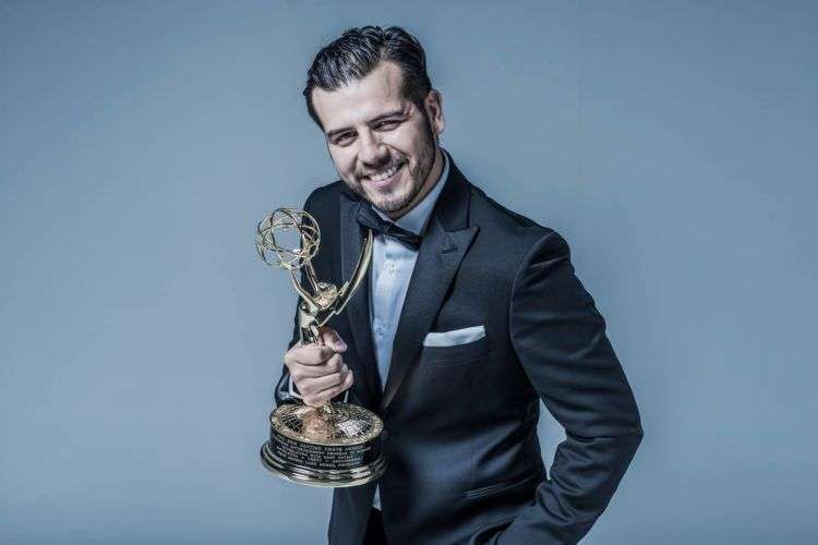 Andrés Lugo, realizador mexicano dos veces ganador de los Premios Emmy en Estados Unidos.