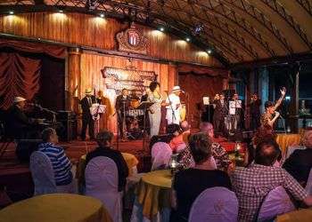 Leyendas.COM en una actuación en el Hotel Nacional de Cuba. Foto: Tomada del facebook de Cuban Old Music.
