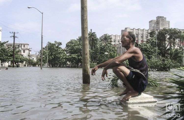 Inundación en La Habana. Foto: Kaloian.