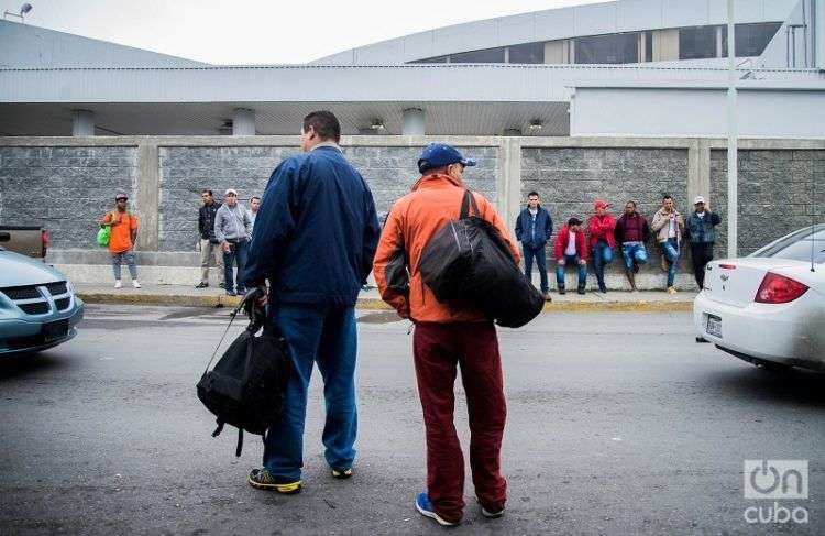 Emigrantes cubanos en la frontera entre México y los Estados Unidos. Foto: Irina Dambrauskas.