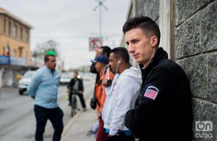 Cubanos en Nuevo Laredo. Foto: Irina Dambrauskas.