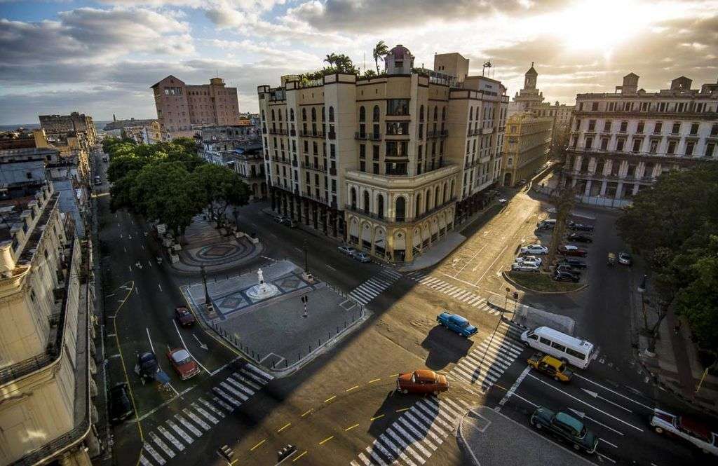 Prado y Neptuno, La Habana Vieja. Foto: Jeff Cotner.